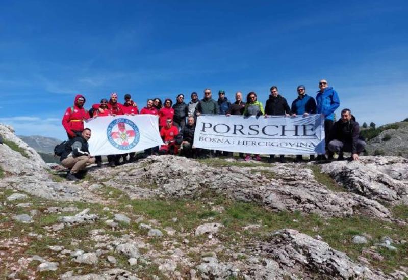 Uposlenici kompanije Porsche BH pokazali alpinističke vještine